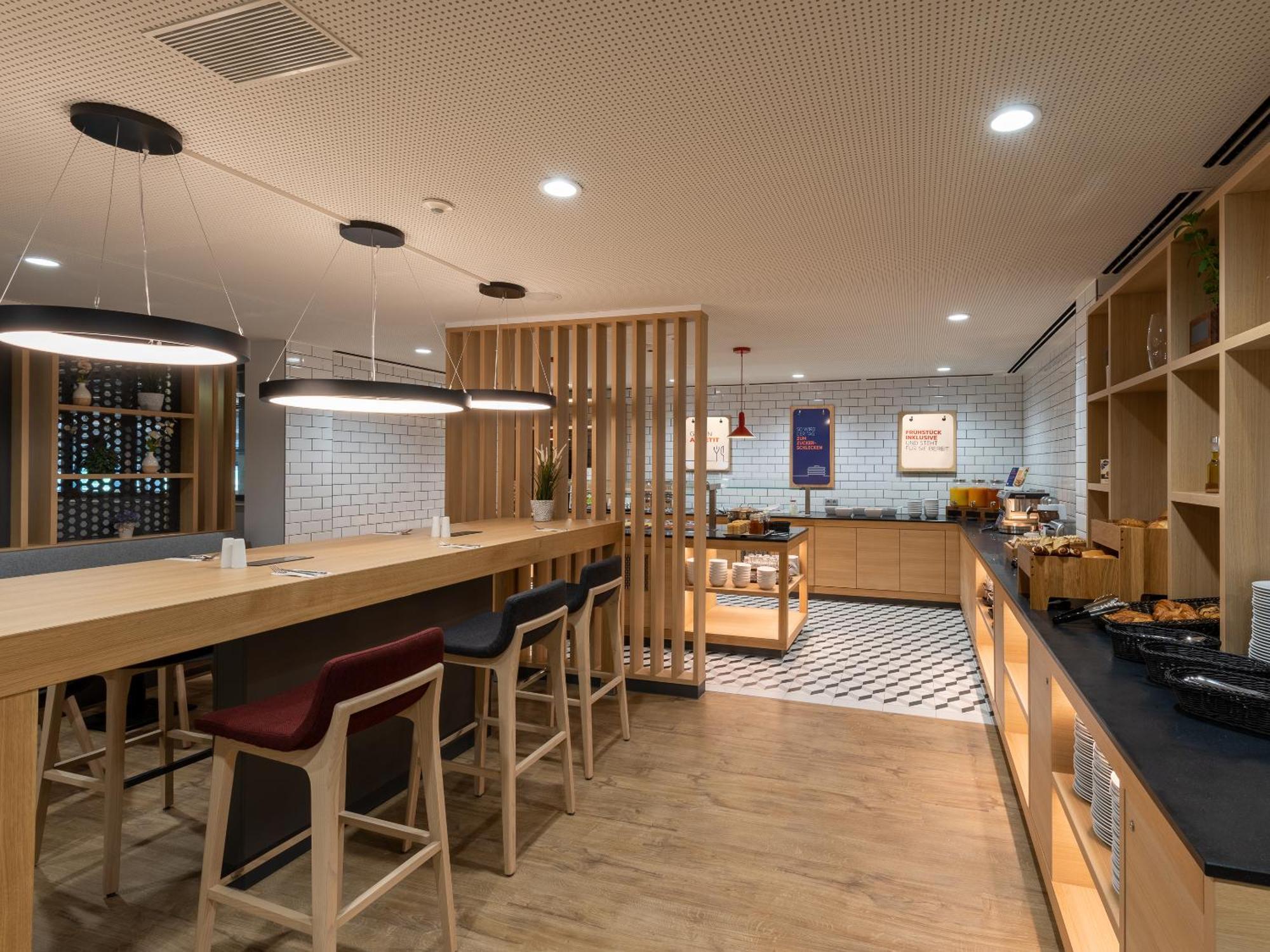 Holiday Inn Express - Hamburg South A7-As42 By Ihg เอเกสตอร์ฟ ภายนอก รูปภาพ